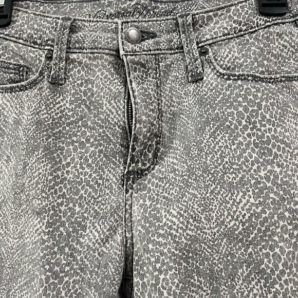 NWOT Universal Threads snake print denim - Picture 2 of 2